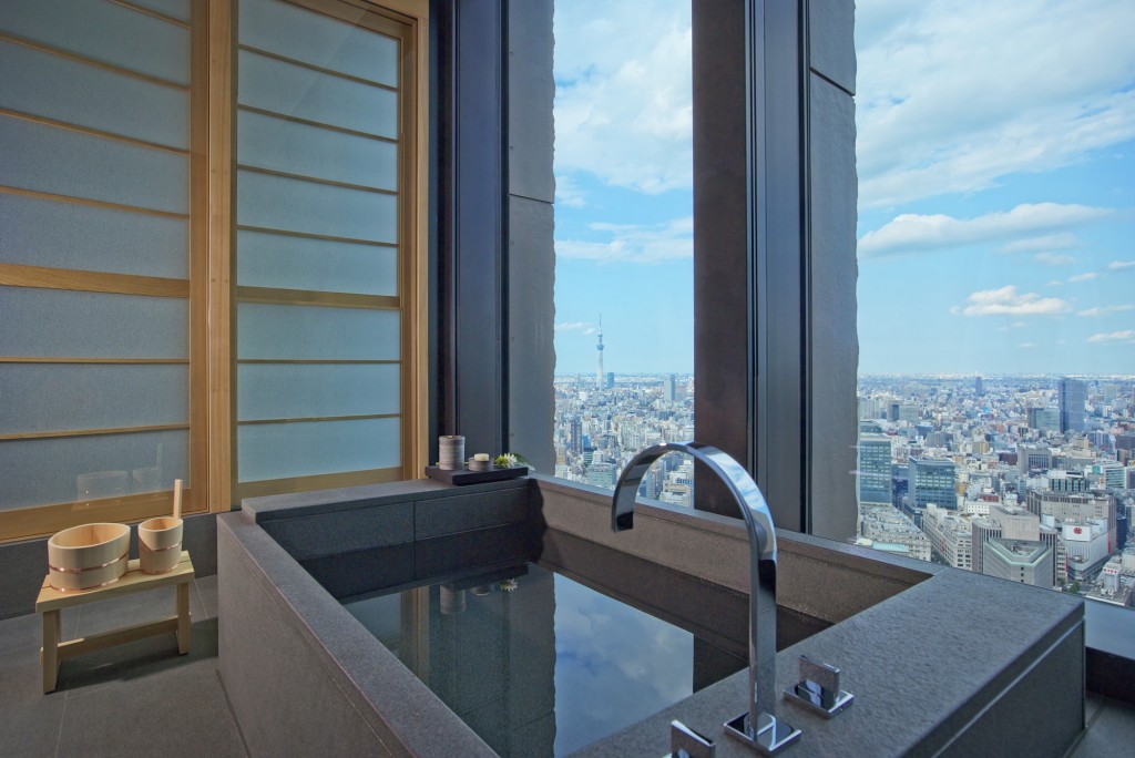 ban_o hotel lujo The Luxury Trends