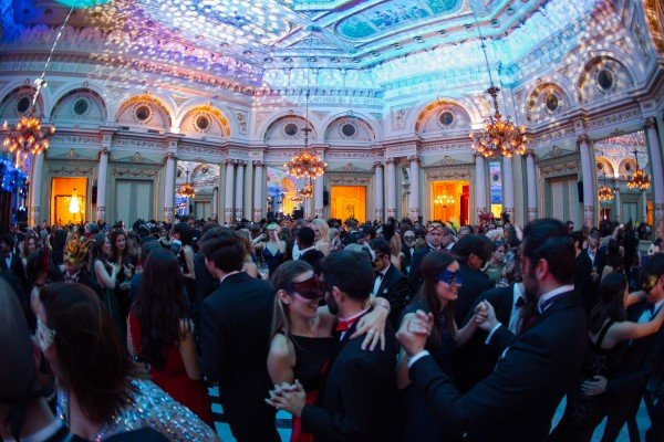 Baile-Mascaras-Liceo-LuxurySpain