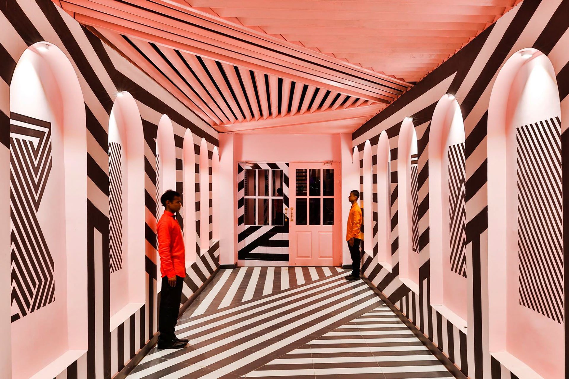 The-Pink-Zebra-restaurant-TheLuxuryTrends