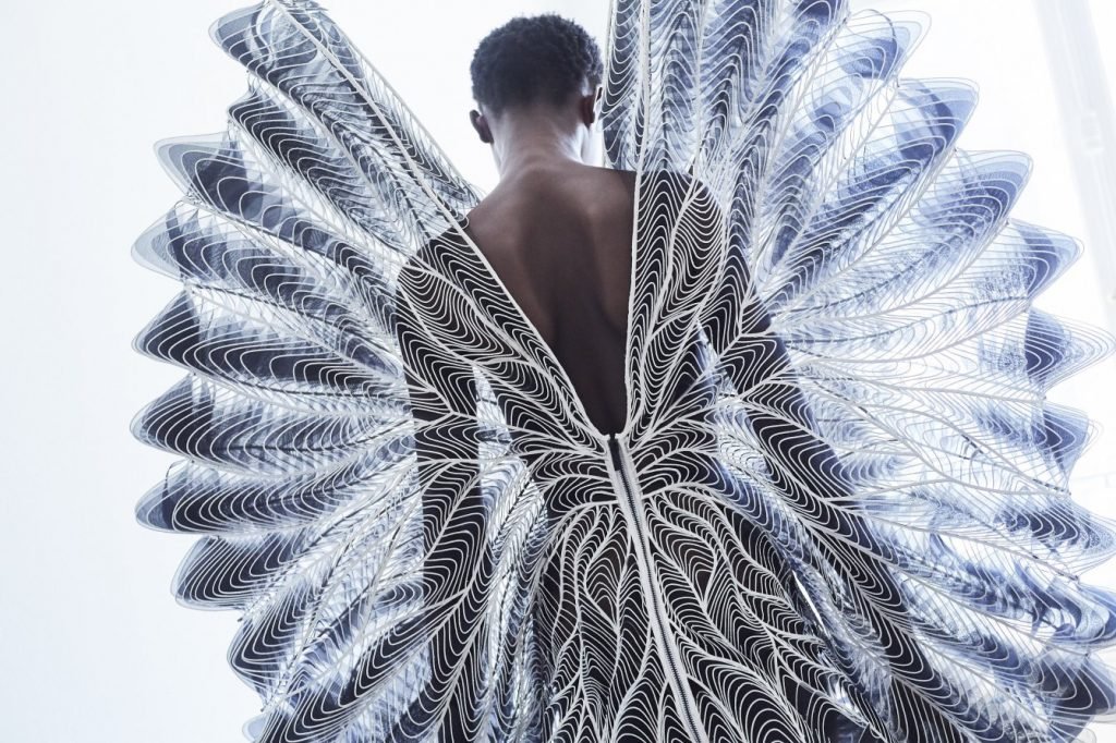 Iris-van-Herpen-Haute-Couture2018-TheLuxuryTrends