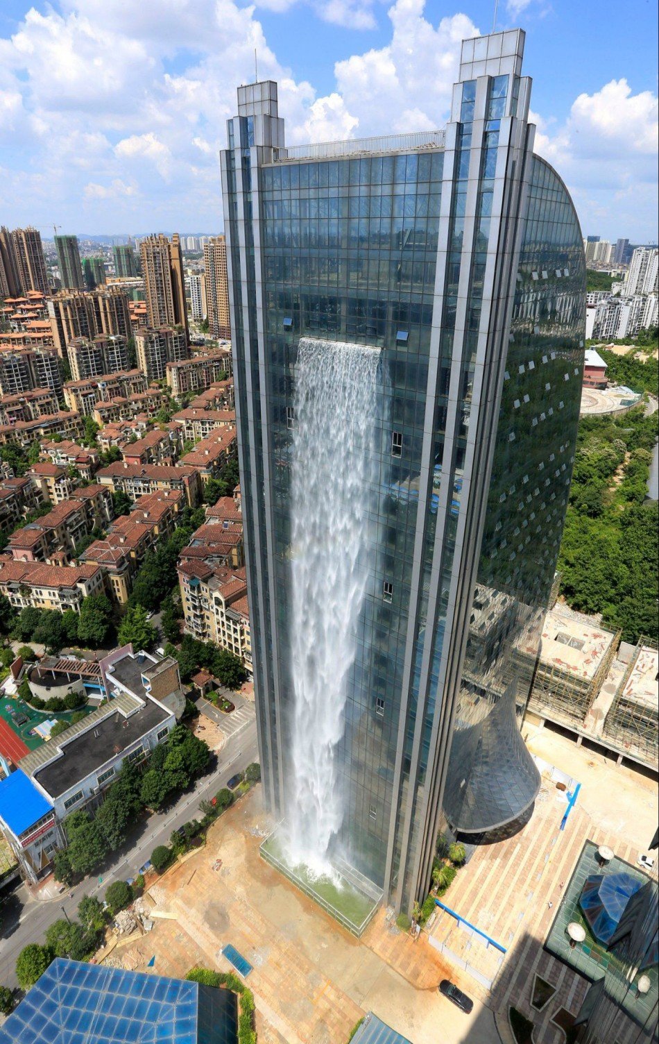 Liebian-Building-cascada-masalta-TheLuxuryTrends