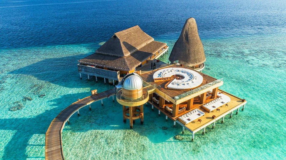 anantara_kihavah_sky_bar-TheLuxuryTrends